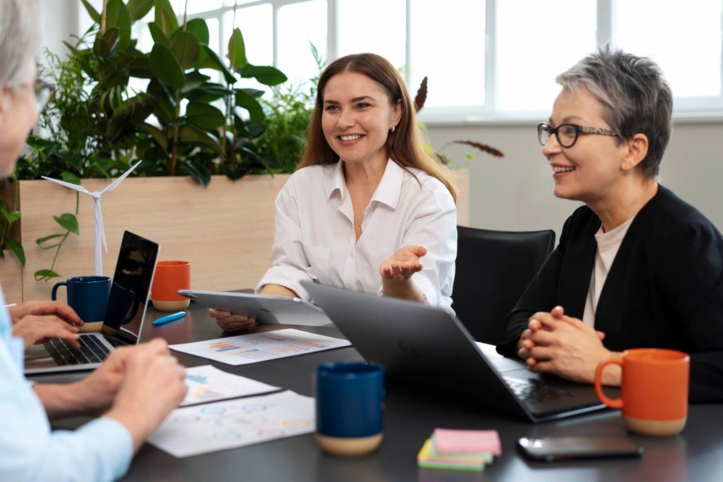 Zona de relaxare și discuții informale între membrii echipei torvexalune