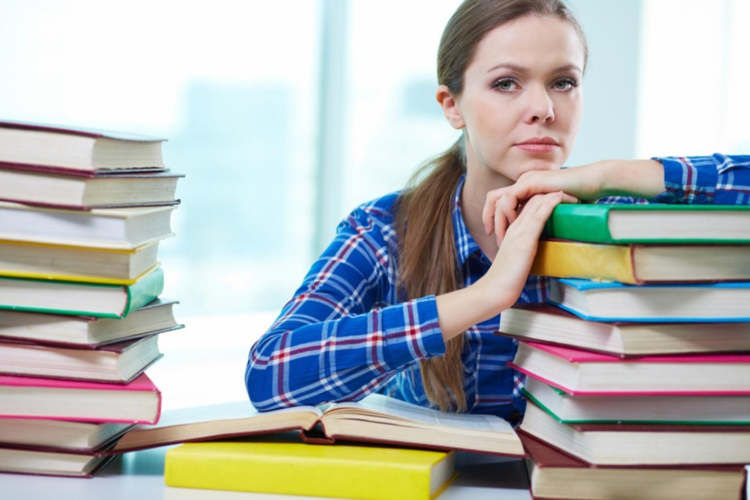 Raport financiar profesional cu grafice și analize detaliate